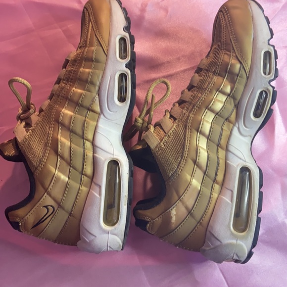 Gold Air Max 97 - Picture 3 of 5